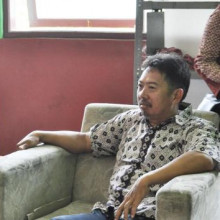 Pak Khoiruddin (paling kanan)