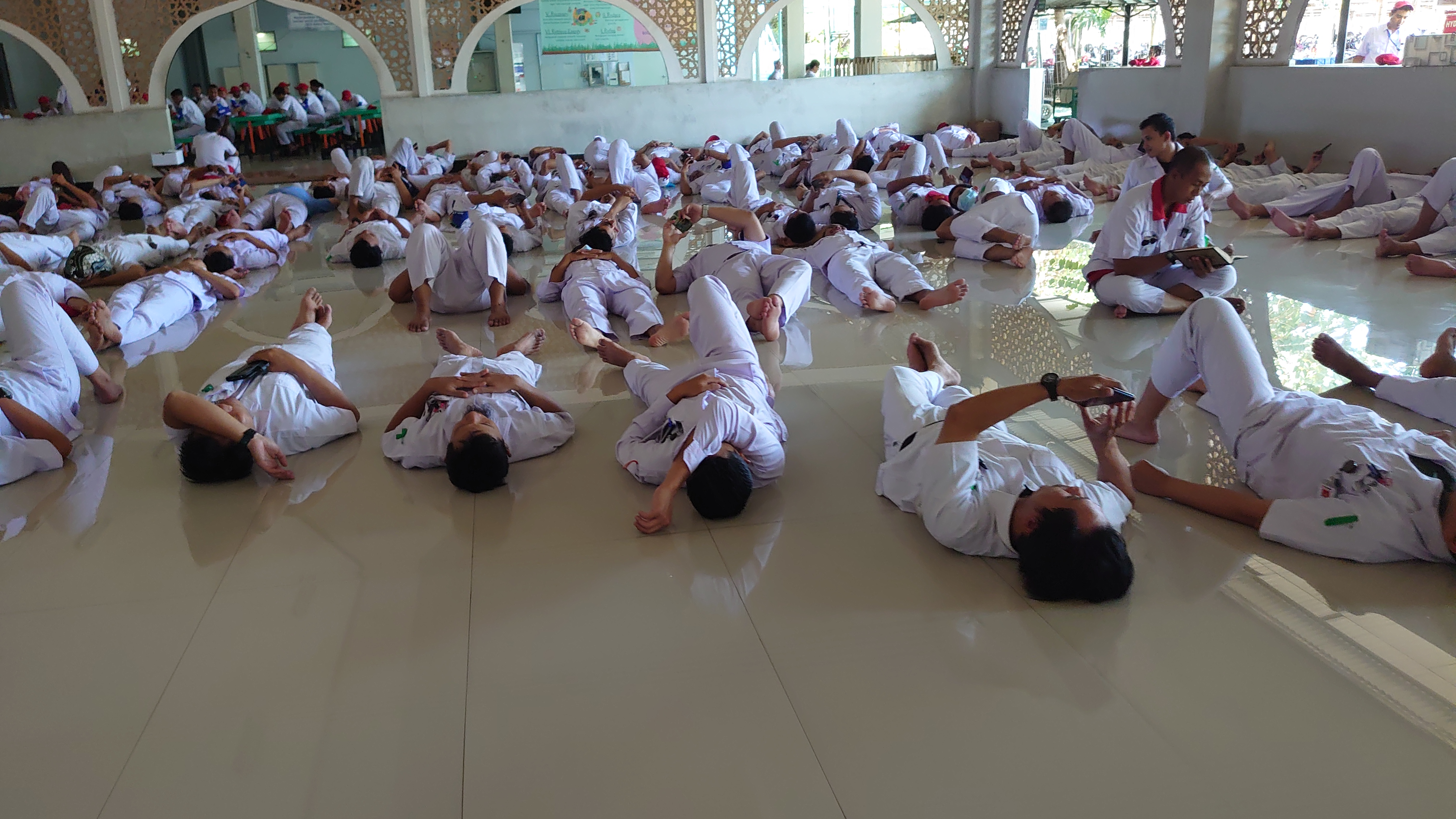 Selesai sholat dhuhur 