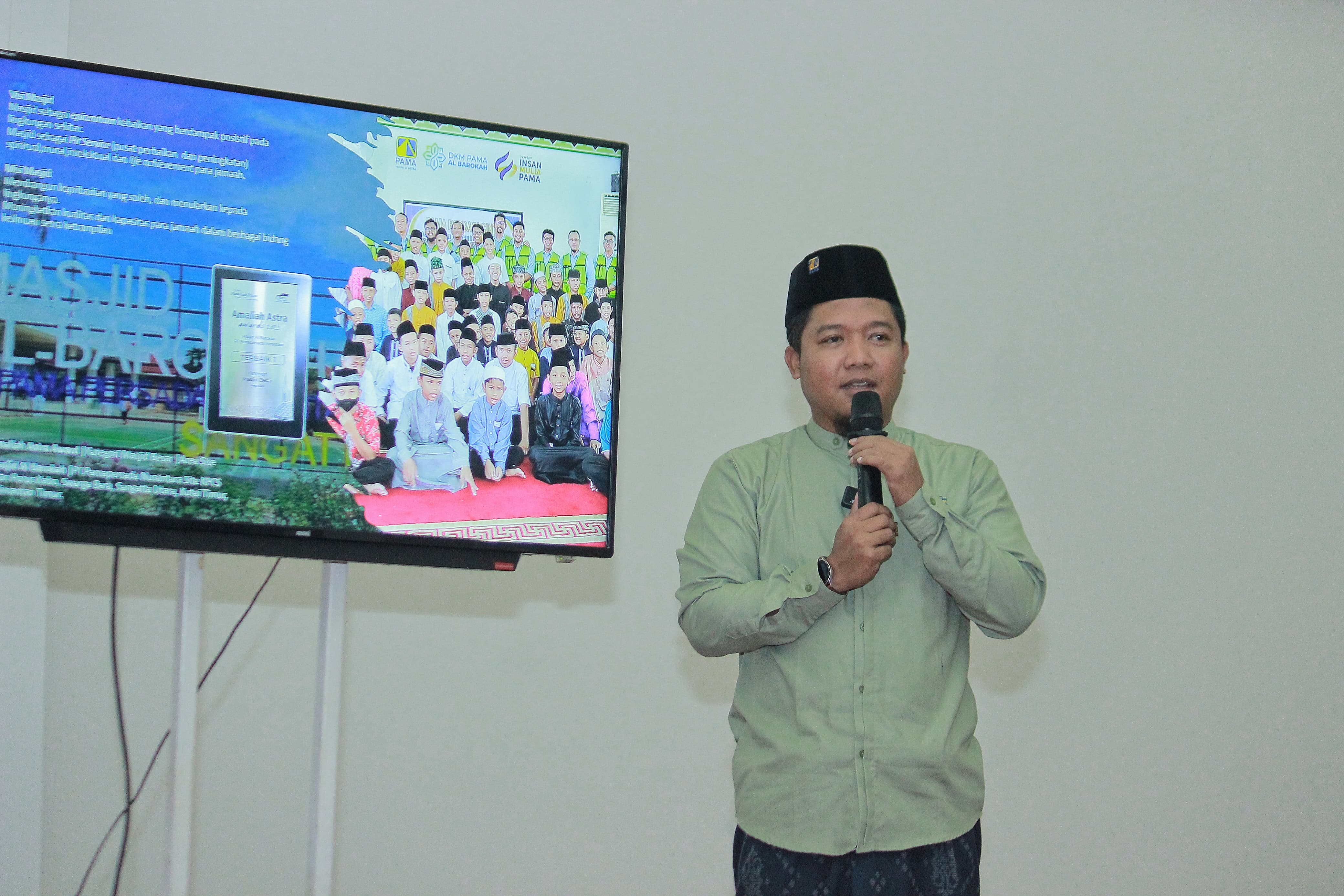 Ketua DKM Pama Sangatta presentasi program Ramadhan