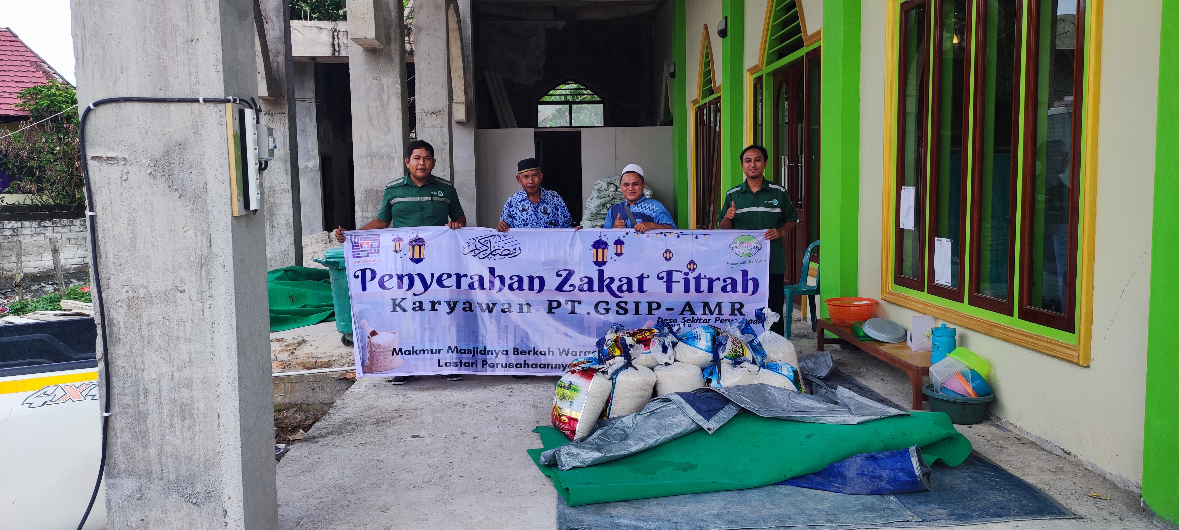 Penyerahan zakat fitrah